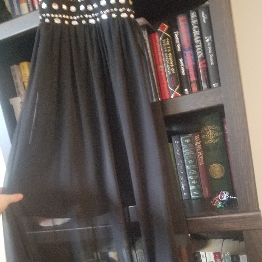 Formal Dress - Picture 6 of 6